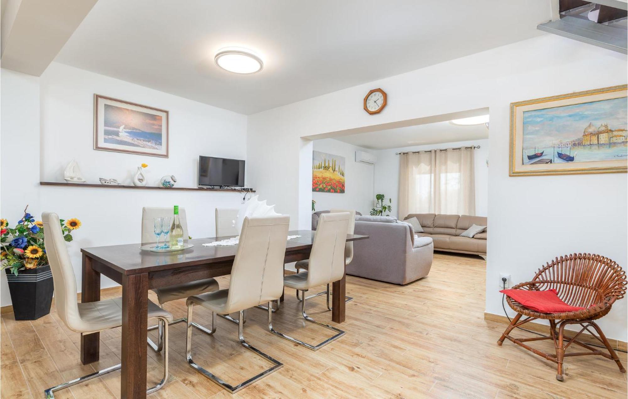 Awesome Home In Fazana With Kitchen Dış mekan fotoğraf